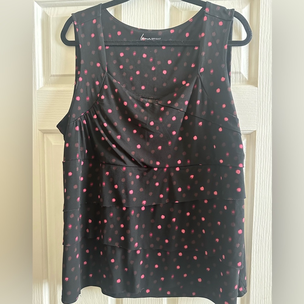 Black top with pink polka dots - Size 18/20